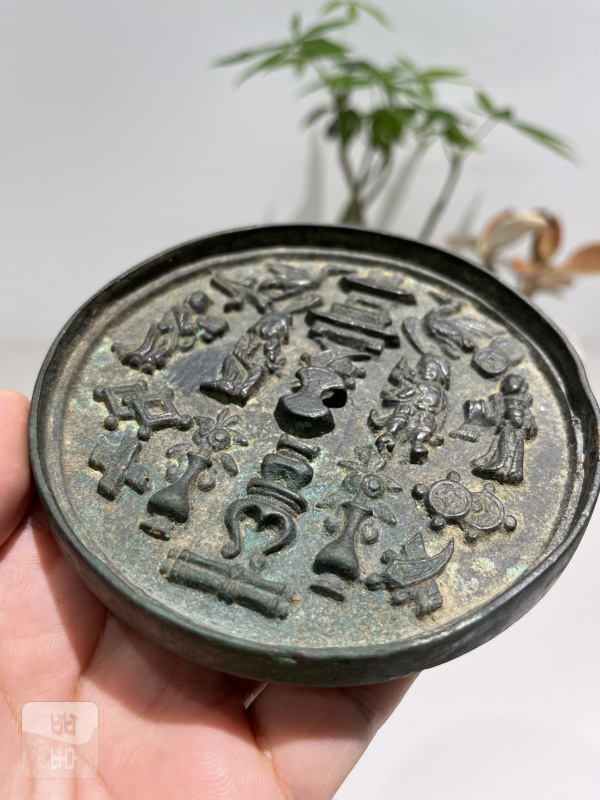 明 人物多宝纹镜 - 图5